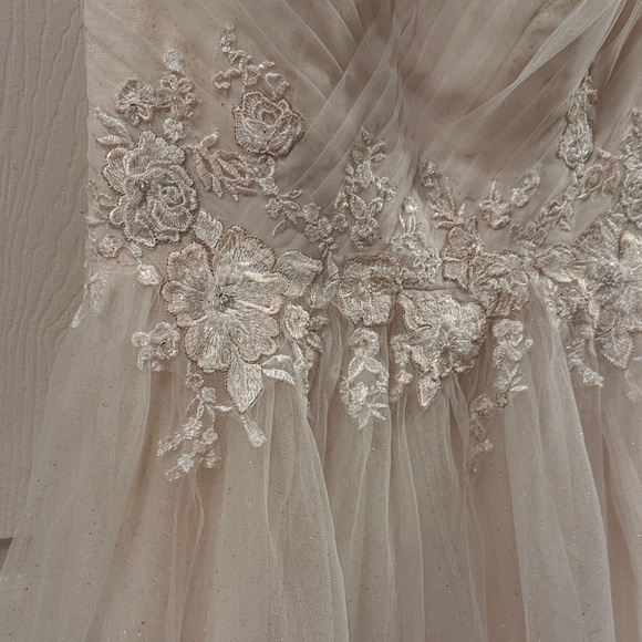 David’s Bridal Ivory/Champagne Appliqué Glitter Tulle A-Line Dress Style #WG3930 - Picture 7 of 15